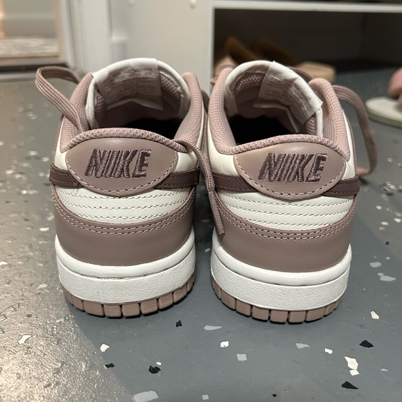 Nike Low Dunk Women's 'Diffused Taupe' - Picture 3 of 6